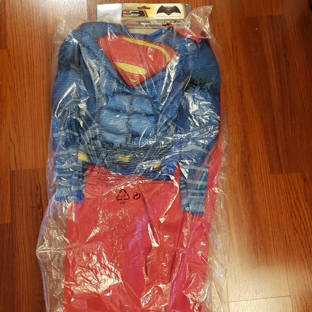 New Superman Costume 4-6 years